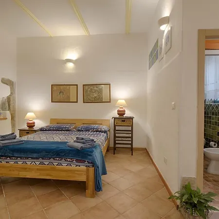 La Casetta Al Centro Di *